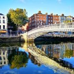 Ha’penny Bridge: Jembatan Cinta yang Bikin Gak Mau Pulang!