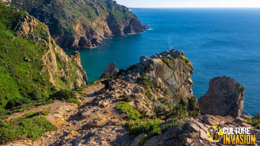 Dari Tebing Cape Roca Kamu Bisa Lihat Dunia Lebih Luas!