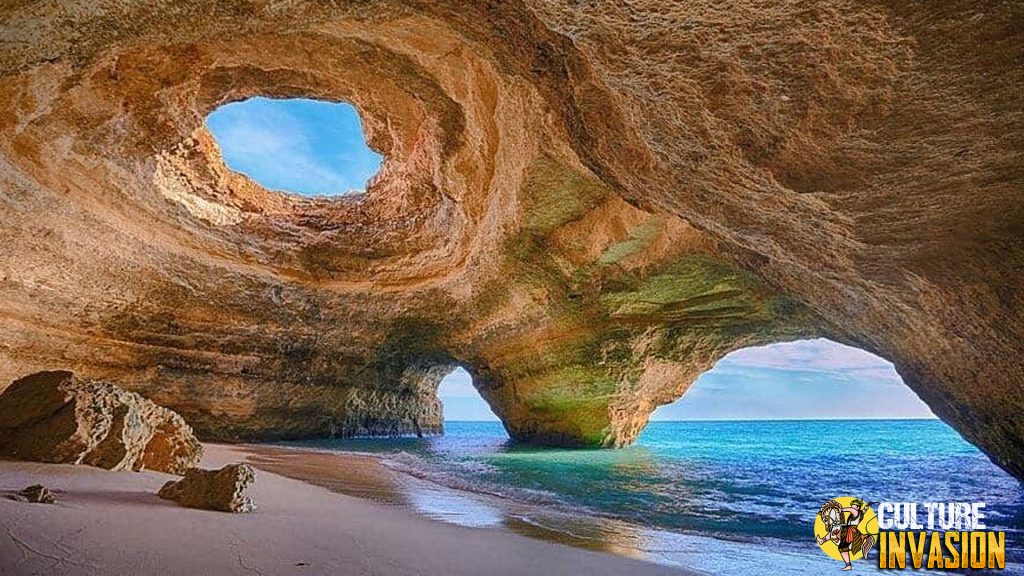 Marinha Beach Destinasi Pantai Instagramable di Portugal