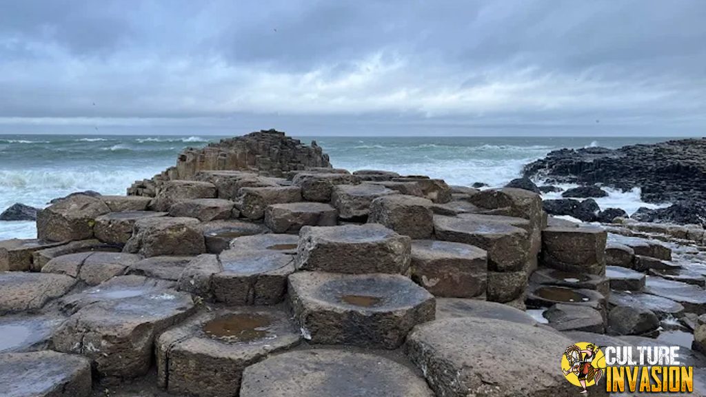 Giant's Causeway Misteri Formasi 60 Juta Tahun yang Memikat