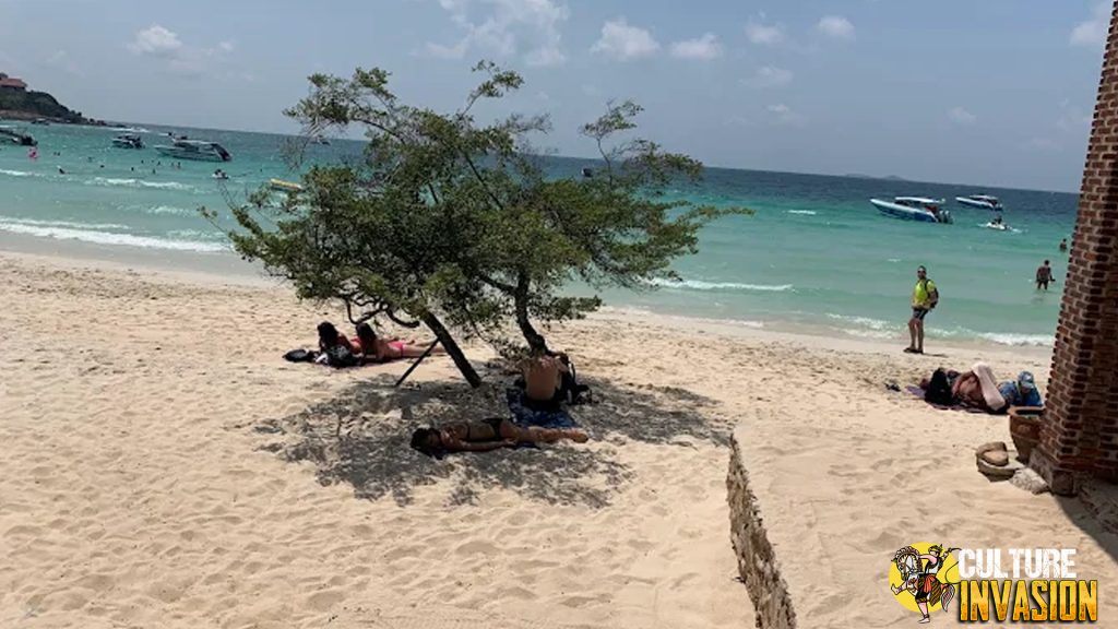 Tien Beach Viral! Spot Santai Favorit Wisatawan 2025