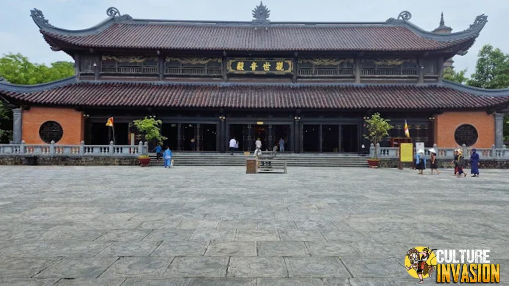 Bái Đính Pagoda Rumah bagi 500 Patung Arhat