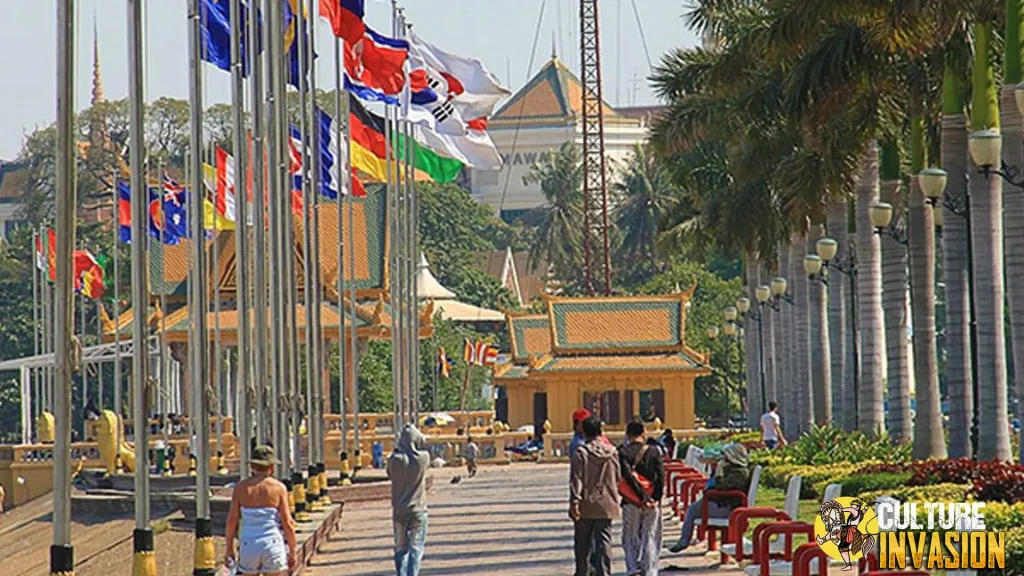 Sisowath Quay 6 Destinasi Wisata di Satu Jalur