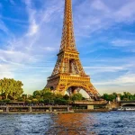 Eiffel Tower 360 Derajat Romantisme di Kota Paris!