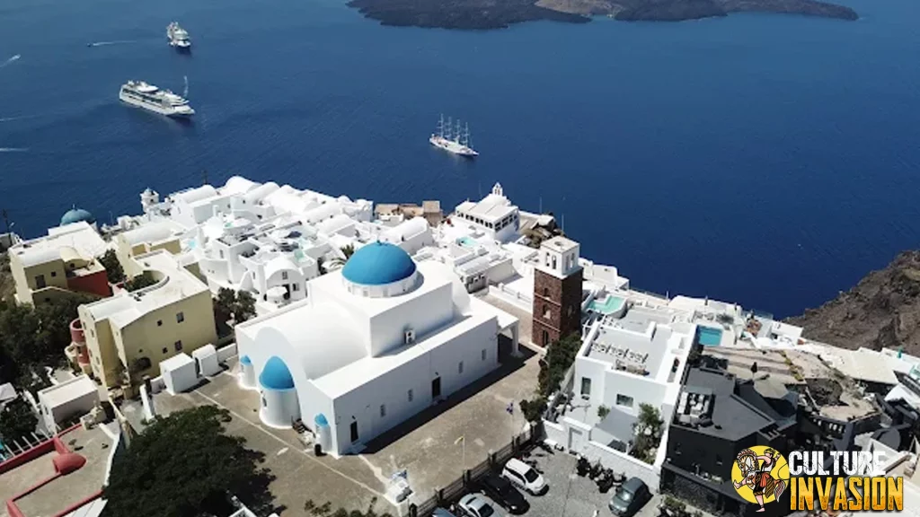 Santorini Keindahan Putih di Laut Aegean